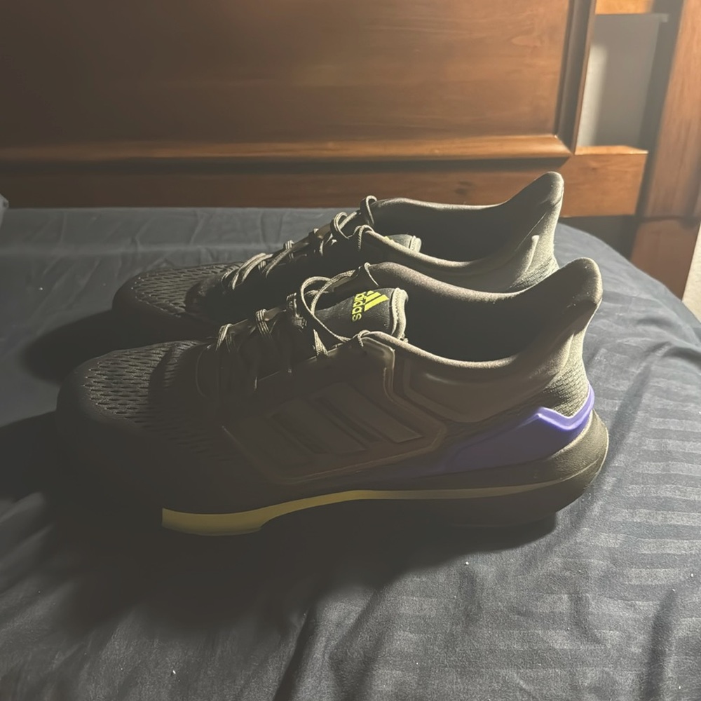 Adidas EQ21